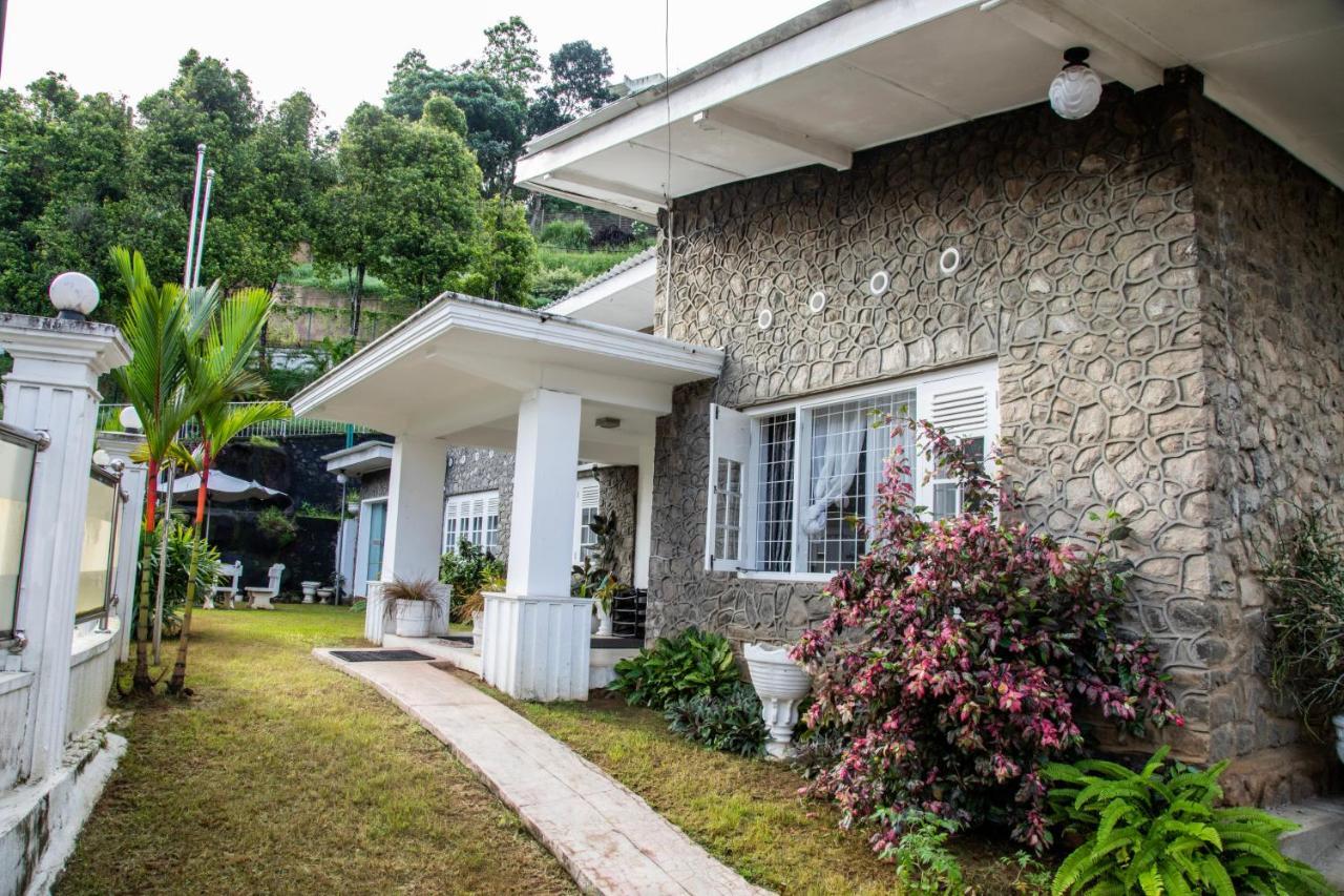 Funk Bunks - By The Lake Kandy Buitenkant foto