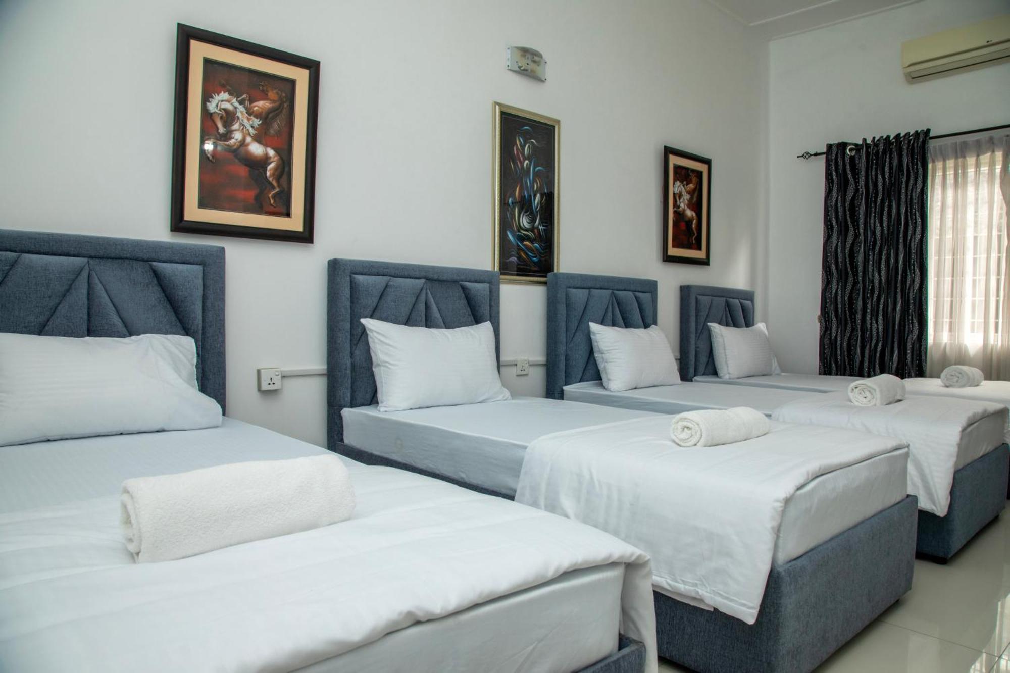 Funk Bunks - By The Lake Kandy Buitenkant foto